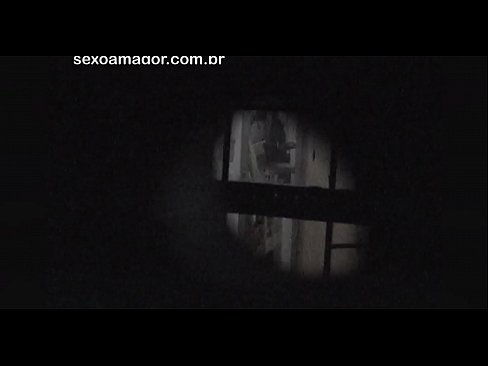 ❤️ Бландзінка таемна здымаецца на відэа з суседскага вуаерыста, схаванага за пустымі цэгламі ❤️ Порна на be.extratorrents.top ❌